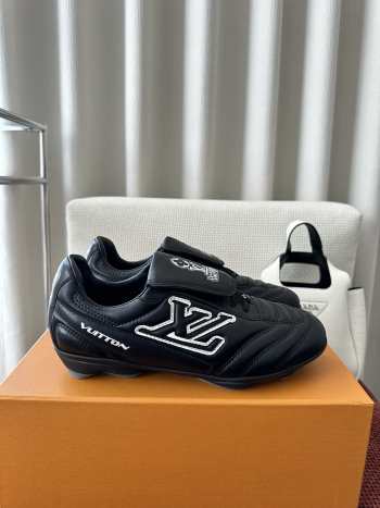 Uubags Louis Vuitton 1AHAI1 LV Footprint Soccer Sneaker In Black 