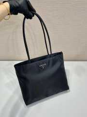 Uubags Prada medium retro tote bag in black 30x27x9cm - 2