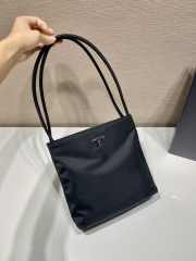 Uubags Prada small retro tote bag in black 23x22x5cm - 2