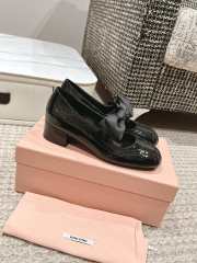 Uubags Miu Miu patent leather pumps with bow in black 4cm - 4