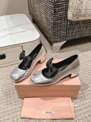 Uubags Miu Miu patent leather pumps with bow in silver 4cm - 2