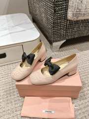 Uubags Miu Miu patent leather pumps with bow in beige 4cm - 1