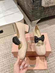 Uubags Miu Miu patent leather pumps with bow in beige 4cm - 5