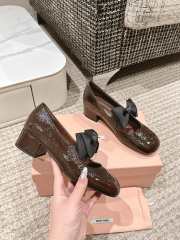 Uubags Miu Miu patent leather pumps with bow in brown 4cm - 3