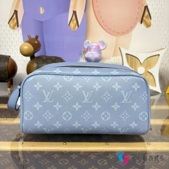 Uubags Louis Vuitton M14125 Dopp Kit In Sky Blue 28x15x16.5cm - 1