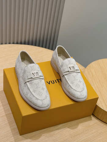 Uubags Louis Vuitton Estate Monogram Loafers In Beige 