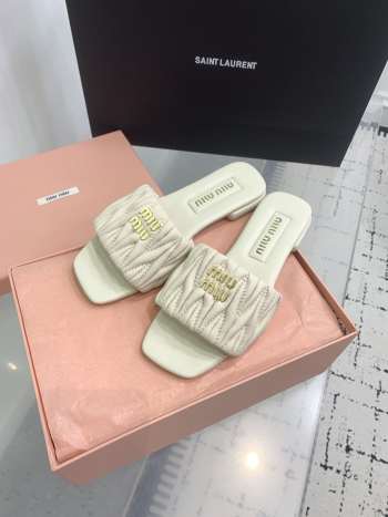 Miu Miu Slippers S003