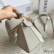 Uubags Loewe Puzzle Small Shoulder Bag In Light Grey Calf Leather 24x16.5x10.5cm - 5