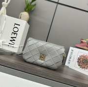 Uubags Loewe Puffer Goya bag in light grey pleated shiny nappa lambskin 20x6x13cm - 1