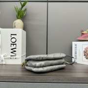 Uubags Loewe Puffer Goya bag in light grey pleated shiny nappa lambskin 20x6x13cm - 5