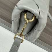 Uubags Loewe Puffer Goya bag in light grey pleated shiny nappa lambskin 20x6x13cm - 3