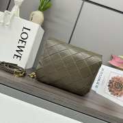Uubags Loewe Small Puffer Goya bag in dark khaki pleated shiny nappa lambskin 23x9x17cm - 4