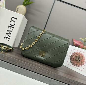 Uubags Loewe Small Puffer Goya bag in bottle green pleated shiny nappa lambskin 23x9x17cm