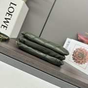 Uubags Loewe Small Puffer Goya bag in bottle green pleated shiny nappa lambskin 23x9x17cm - 5
