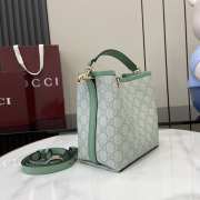 Uubags Gucci Emblem mini bucket green and white GG monogram coated fabric bag 19x18x11cm - 5