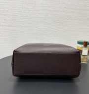 Uubags Loewe Pebble hobo in supple grained calfskin in burgundy 40x27.5x11.5cm - 3