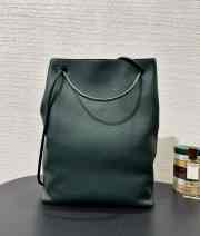 Uubags Loewe Pebble hobo in supple grained calfskin in green 40x27.5x11.5cm - 3