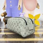 Uubags Louis Vuitton M14885 Dopp Kit In Grey 28x15x16.5cm - 5