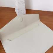 Uubags YSL Uptown pouch in grain de poudre leather in white 27x16x2cm - 2