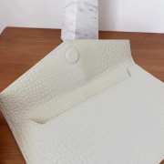 Uubags YSL Uptown pouch in crocodile-embossed white shiny leather 27x16x12cm - 4