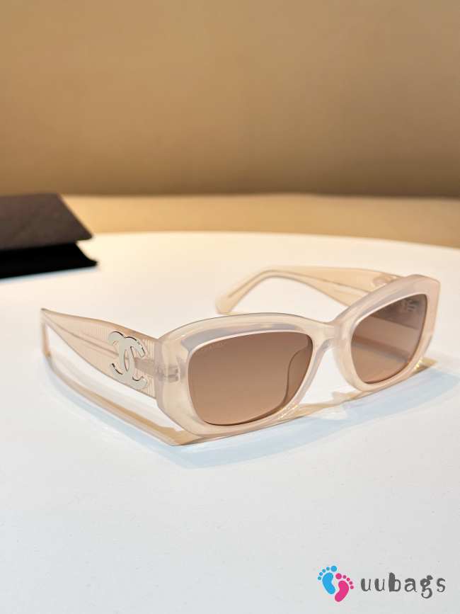 Uubags Chanel Rectangular Sunglasses Beige 5493 - 1