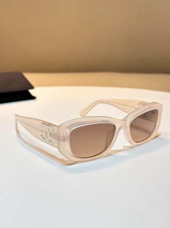 Uubags Chanel Rectangular Sunglasses Beige 5493