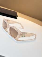Uubags Chanel Rectangular Sunglasses Beige 5493 - 2