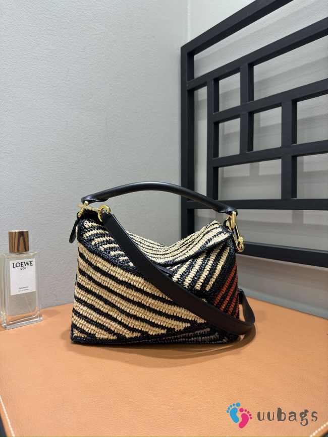 Uubags Loewe Small Puzzle bag in raffia and calfskin bag in natural/honey gold 24x10.5x16.5cm - 1