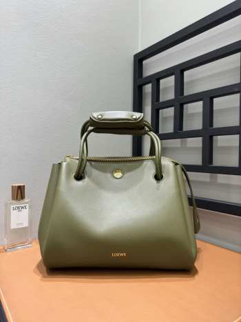 Uubags Loewe medium Madrid bag in olive supple calfskin 29x11x23cm