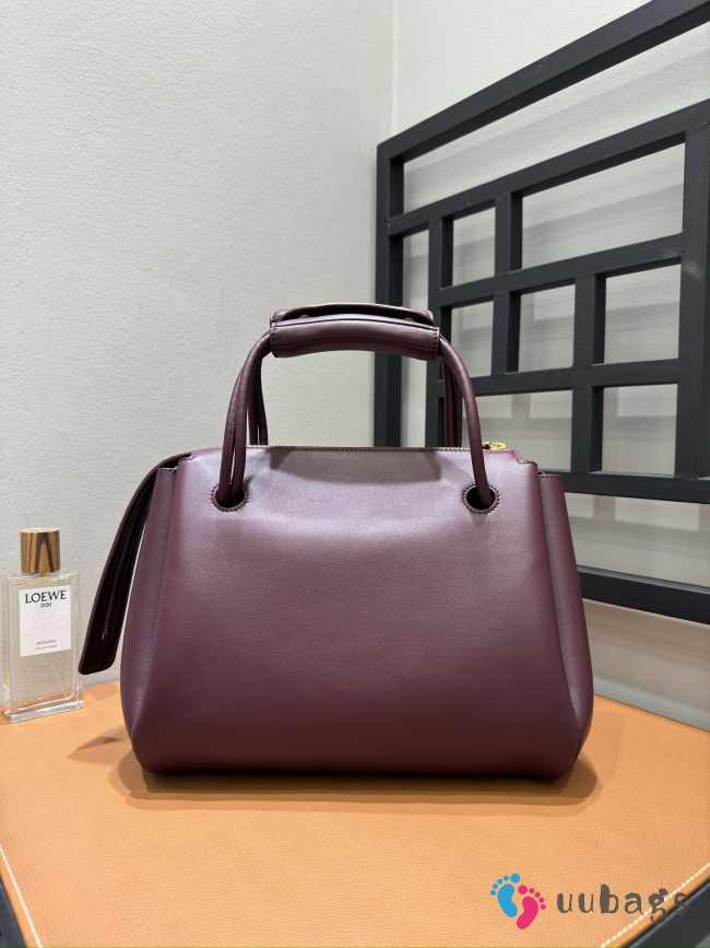 Uubags Loewe medium Madrid bag in dark burgundy supple calfskin 29x11x23cm - 1