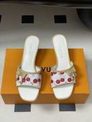 Uubags Louis Vuitton White/Red Monogram Cerise Canvas Bow Slide Mules - 4