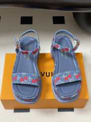 Uubags Louis Vuitton 1AHNYD LV x TM Maya Platform Sandal Monogram Cherry Denim - 5