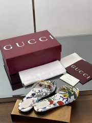 Uubags Gucci mules multicolored and white canvas with floral print - 2