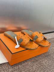 Uubags Hermes Oran Ostrich Leather Slippers 05 - 6