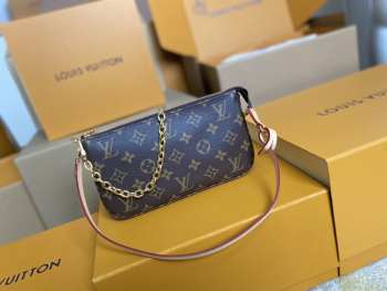 Uubags Louis Vuitton M82766 Pochette Accessoires monogram coated canvas bag 23.5x13.5x4cm