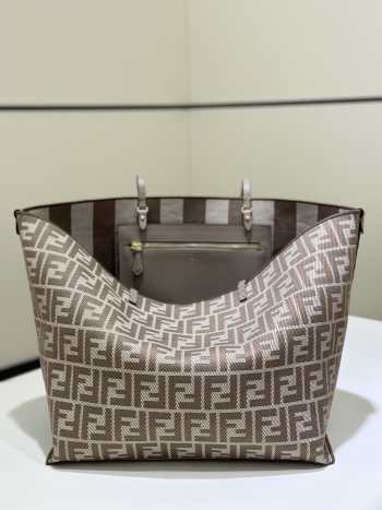 Uubags Fendi Roll Large Reversible shopper bag in Pequin striped and dove grey FF fabric 33x22x30cm