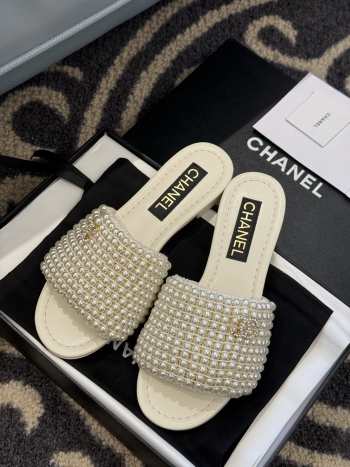 Uubags Chanel flip flop in white