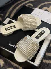 Uubags Chanel flip flop in white - 4