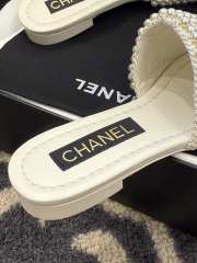 Uubags Chanel flip flop in white - 3