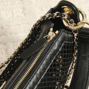 Uubags Chanel Clutch with Chain Mesh, Shiny Lambskin & Gold-Tone Metal In Black 15x22x6cm - 3