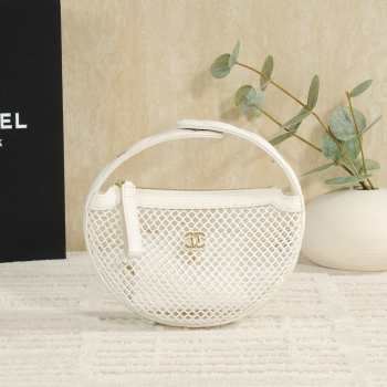 Uubags Chanel Small Clutch with Chain Mesh, Shiny Lambskin & Gold-Tone Metal In White 10x17.5x9cm 