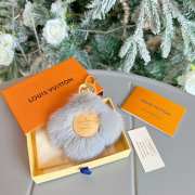 Uubags Louis Vuitton M02300 Vivienne Fur Keychain In Grey - 6
