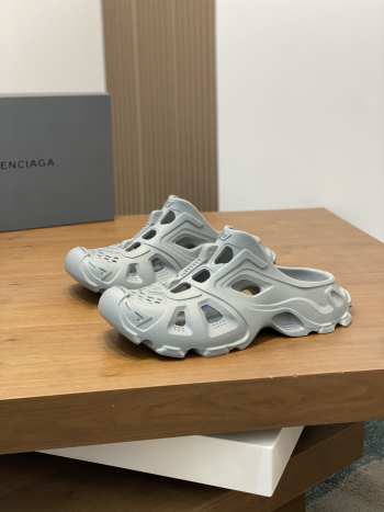Uubags Balenciaga HD rubber mules 01