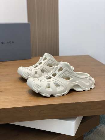 Uubags Balenciaga HD rubber mules 02