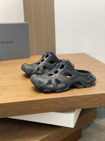 Uubags Balenciaga HD rubber mules 03