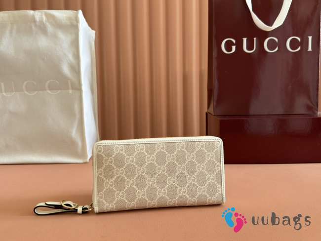 Uubags Gucci Emblem zip around wallet in beige 19.5x11x3cm - 1
