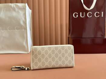 Uubags Gucci Emblem zip around wallet in beige 19.5x11x3cm