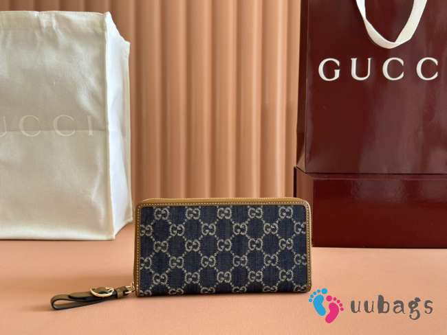 Uubags Gucci Emblem zip around wallet blue and ivory GG denim 19.5x11x3cm - 1