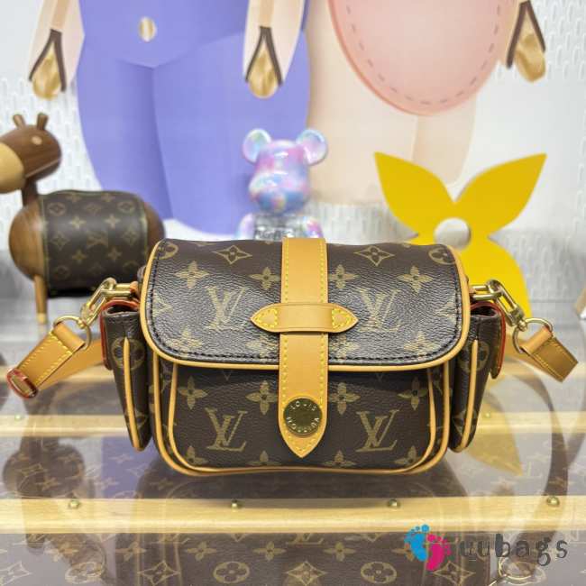 Uubags Louis Vuitton M14742 Cargo Bag 23x14x10cm - 1