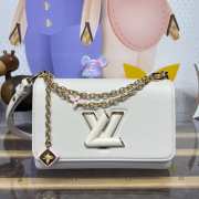 Uubags Louis Vuitton M14341 Twist MM Slim Bag In White 23x16x8cm - 1